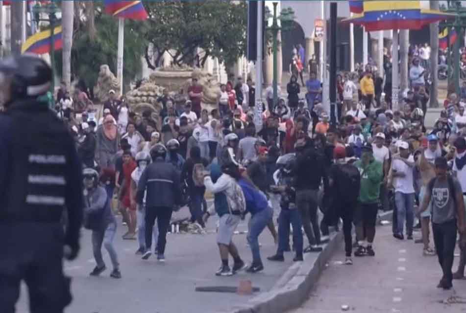 VENEZUELA: DENUNCIAN ALLANAMIENTOS Y DESAPARICIONES DE MANIFESTANTES QUE ESTÁN CONTRA EL RÉGIMEN DE NICOLÁS MADURO