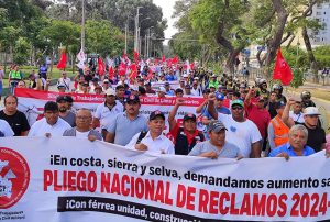 OBREROS DE CONSTRUCCIÓN DEMOSTRARÁN A CAPECO QUE NO ACEPTARÁN AUMENTO IRRISORIO