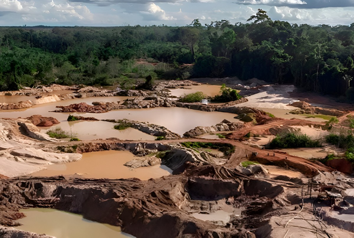 LUIS CASTILLA ADVIERTE QUE MINERÍA ILEGAL PODRÍA DEJAR EL ORO PARA MIGRAR AL COBRE