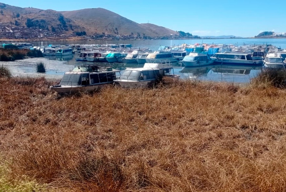 PREOCUPACIÓN DE OPERADORES TURÍSTICOS POR DESCENSO DE AGUAS EN EL LAGO TITICACA