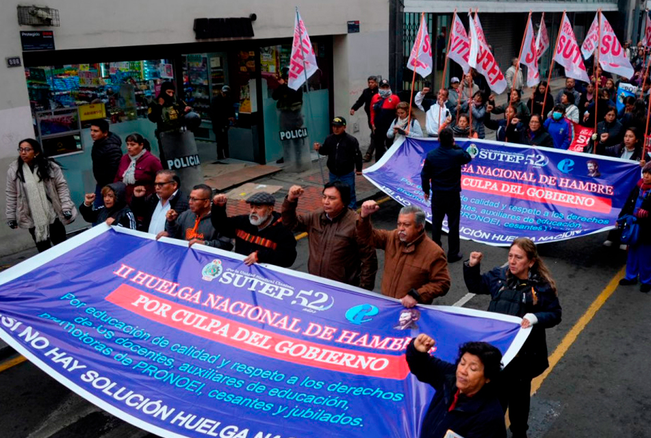 MAESTROS Y AUXILIARES DE TUMBES SE PREPARAN PARA HUELGA ESCALONADA DEL 16 DE OCTUBRE ANTE EL ABANDONO DEL SECTOR EDUCATIVO