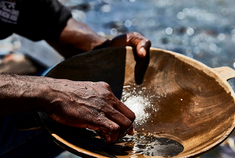 MINEM: PROYECTO DE LEY DE LA PEQUEÑA MINERÍA Y MINERÍA ARTESANAL FORTALECERÁ  CENTROS MINEROS ARTESANALES PARA CONVERTIRLOS EN EMPRESAS SOSTENIBLES CON RESPONSABILIDAD SOCIAL Y AMBIENTAL