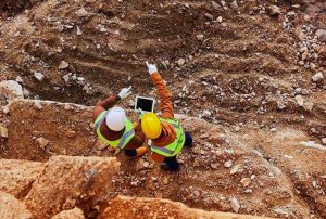 IMPORTANCIA DE LA GEOLOGÍA PERUANA EN EL DESARROLLO MINERO Y AGRÍCOLA