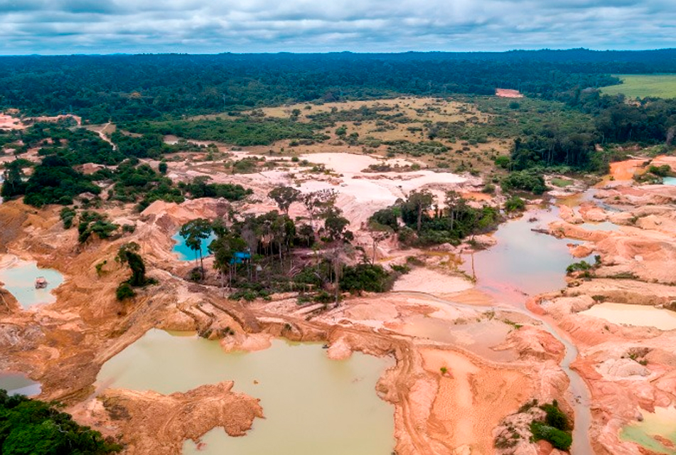 PCM: TREINTA Y SEIS COMUNIDADES DE LA AMAZONÍA SON AMENAZADAS POR LA MINERÍA ILEGAL