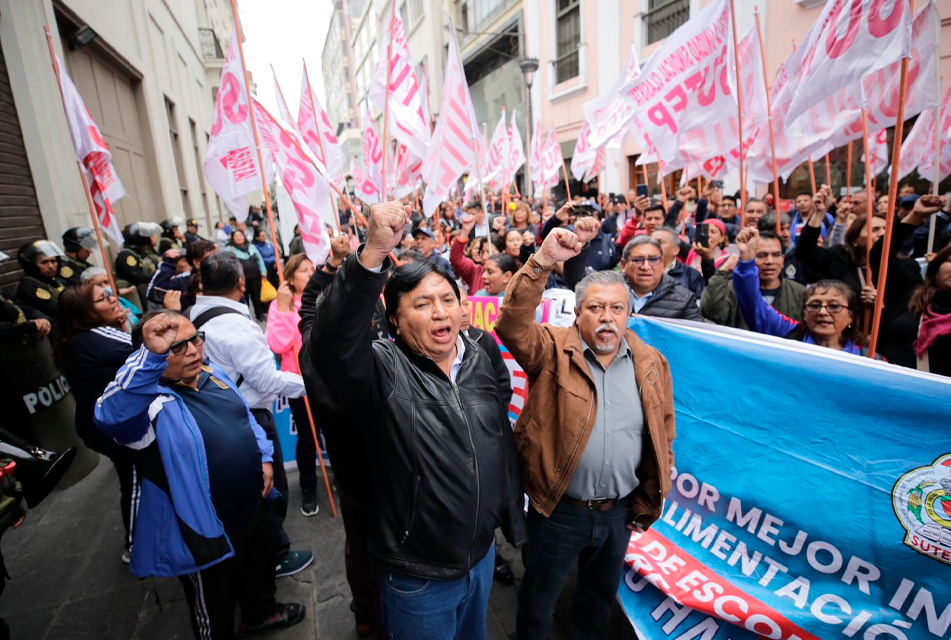 ALERTA RCR: SUTEP SUSPENDE HUELGA NACIONAL ESCALONADA