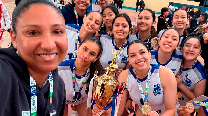 SURCO ALZA LA COPA EN EL CAMPEONATO NACIONAL DE VÓLEY FEMENINO SUB 17 REALIZADO EN CAJAMARCA