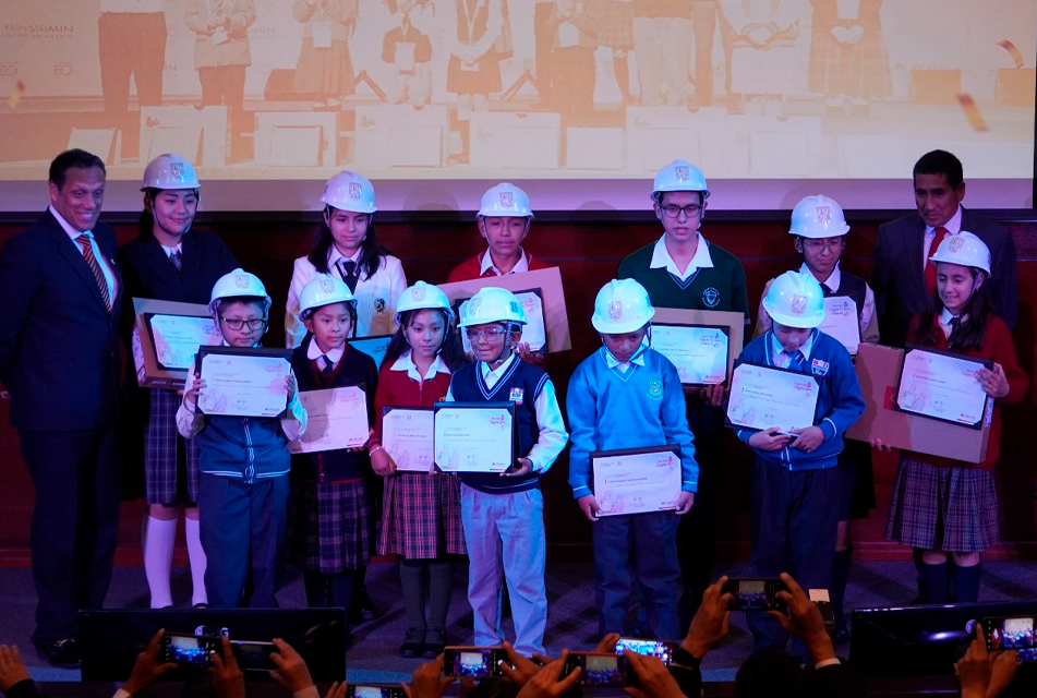 ESCOLARES DE DIVERSAS REGIONES FUERON GALARDONADOS CON EL PREMIO NACIONAL DE MINERÍA ESCOLAR