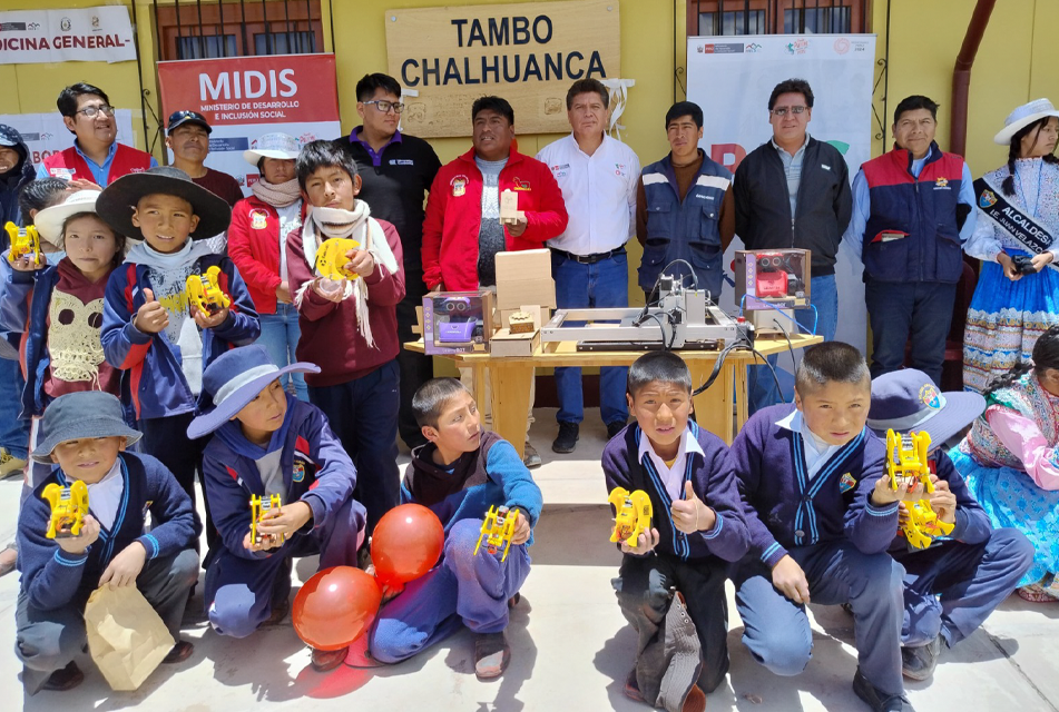 PROGRAMA PAIS Y UNIVERSIDAD CONTINENTAL IMPULSAN TAMBOS TECNOLÓGICOS PARA EL DESARROLLO DE CENTROS POBLADOS EN AREQUIPA