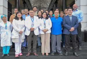 CIRUGÍA ROBÓTICA: PROFESIONALES DE LA SALUD SE CAPACITAN EN BRASIL PARA REALIZAR LA PRIMERA INTERVENCIÓN EN EL PERÚ