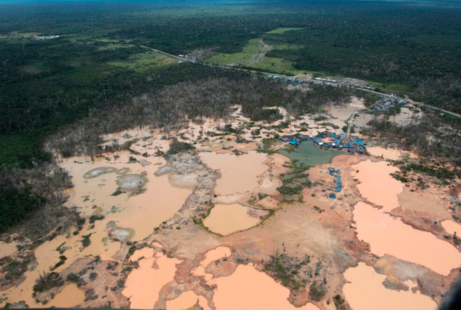 IPE: MINERÍA ILEGAL EN PERÚ GENERA $6.840 MILLONES AL AÑO Y LIDERA EXPORTACIONES ILÍCITAS DE ORO EN SUDAMÉRICA