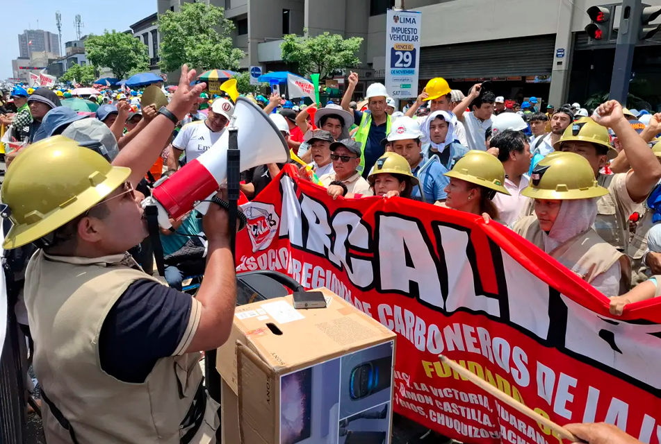 GOBIERNO EXTENDIÓ EL REINFO ANTE AMENAZAS DE PROTESTAS Y BLOQUEOS DE GREMIOS MINEROS