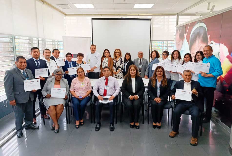 MINEDU ENTREGA CERTIFICADOS A ADULTOS Y ADULTOS MAYORES POR SU TALENTO Y DEDICACIÓN