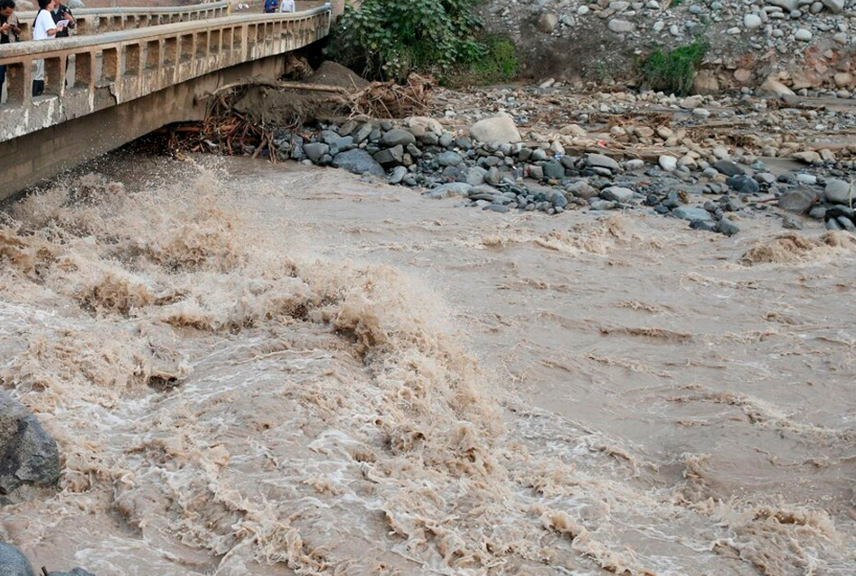 CAUDAL DEL RÍO RÍMAC AUMENTÓ UN 20% EN LURIGANCHO – CHOSICA POR LA PRESENCIA DE LLUVIAS EN LA SIERRA DE LIMA  