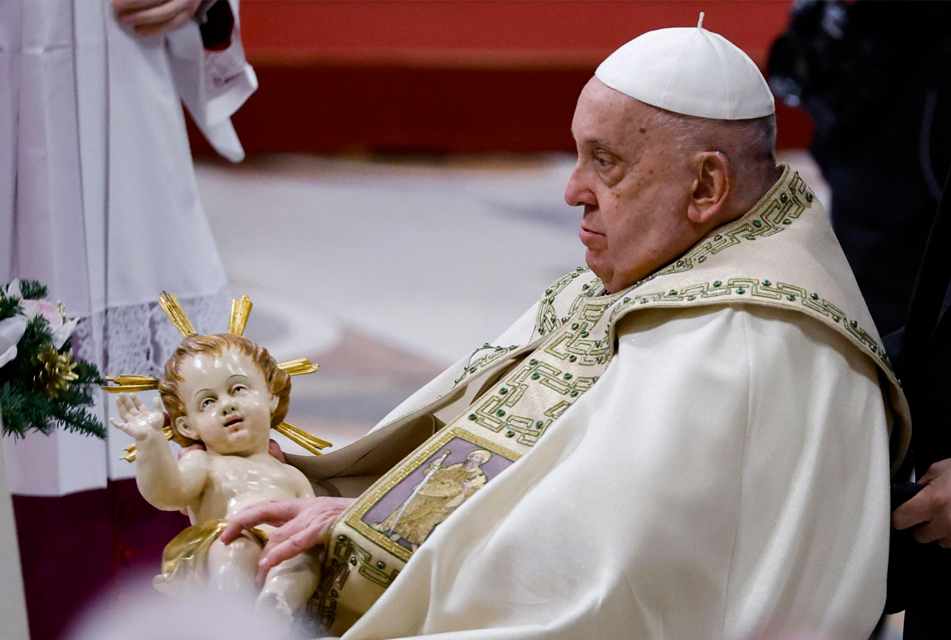 EL PAPA FRANCISCO PADECE NEUMONÍA Y PROSIGUE HOSPITALIZADO