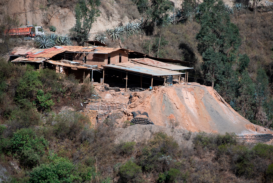 DEMANDAN LA PARTICIPACIÓN DE DIVERSAS INSTITUCIONES PARA ERRADICAR LA MINERÍA ILEGAL