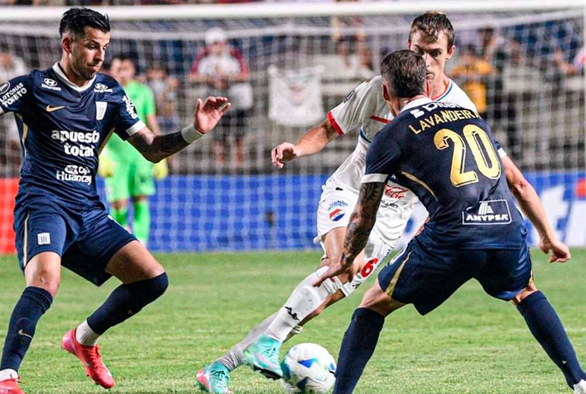 EMPATE EN LOS DESCUENTOS: ALIANZA IGUALÓ 1-1 ANTE NACIONAL EN PARAGUAY POR LA LIBERTADORES