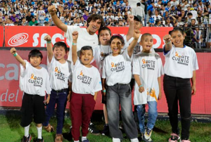 MINSA Y CLUB ALIANZA LIMA CREAN UN DÍA MÁGICO PARA NIÑAS Y NIÑOS CON CÁNCER