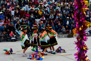 AYACUCHO: COLECTIVO LLAQTA MAQTA REALIZA ACTIVIDAD CULTURAL Y PROMOCIÓN DE PAUCAR DEL SARA SARA